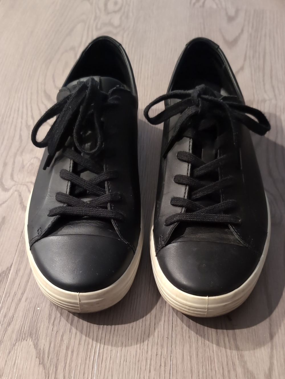 Ecco Black Leather Lace-Up Sneakers with Cream Sole
